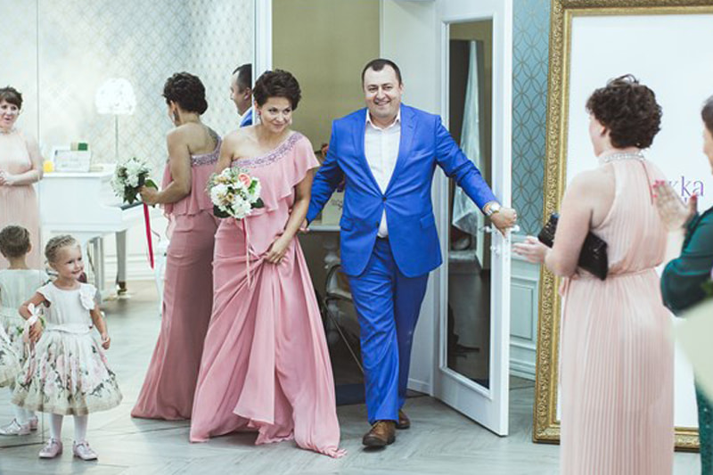 Проведение юбилея свадьбы в центре моды и красоты Подружка невесты